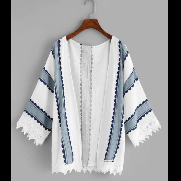 Tops - 🆕 Lace-Trim Hem Printed Kimono